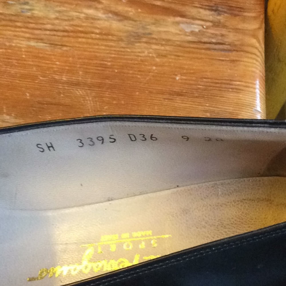 Salvatore Ferragamo Classic Loafers - Picture 3 of 8